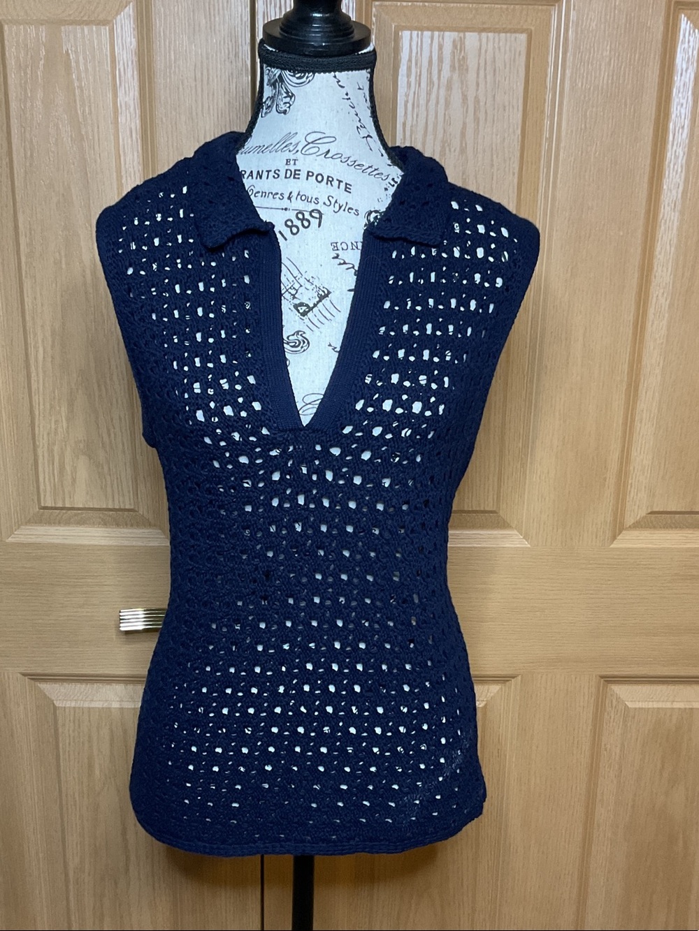 Cyrus Navy Crochet V-Neck Sleeveless Tank Sweater, Size L